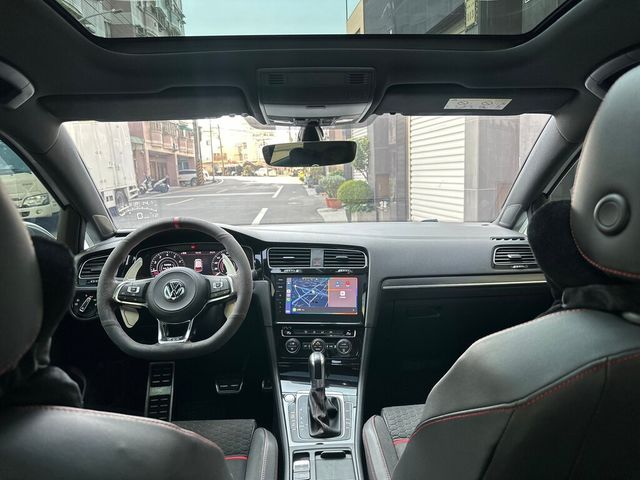 VOLKSWAGEN福斯 GOLF GTI  第9張相片