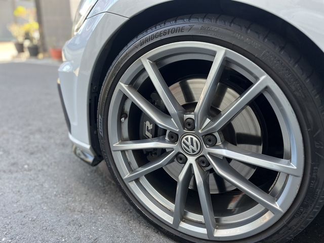 VOLKSWAGEN福斯 GOLF R  第7張相片