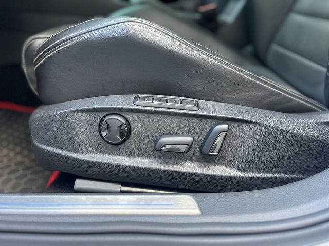 VOLKSWAGEN福斯 GOLF R  第14張相片
