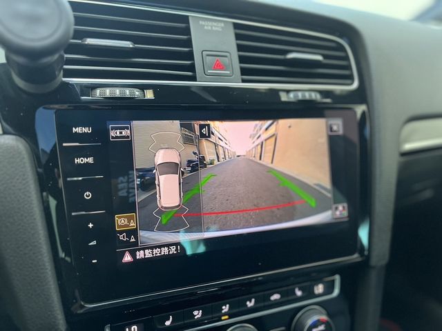VOLKSWAGEN福斯 GOLF R  第16張相片