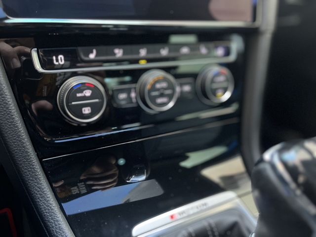 VOLKSWAGEN福斯 GOLF R  第17張相片