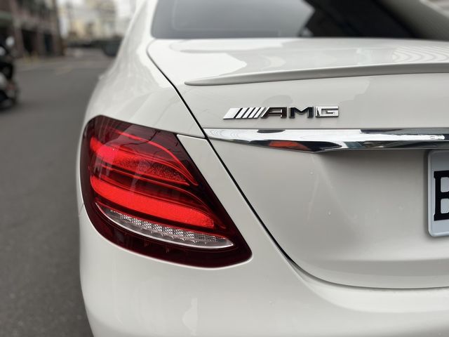 M-BENZ賓士 E300  第4張相片