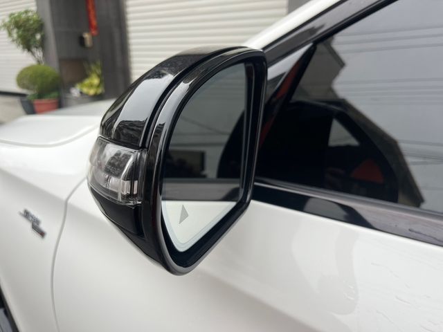 M-BENZ賓士 E300  第6張相片