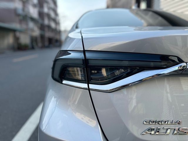 TOYOTA豐田 COROLLA ALTIS HYBRID  第11張相片