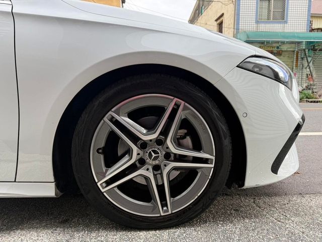 M-BENZ賓士 A180  第7張相片