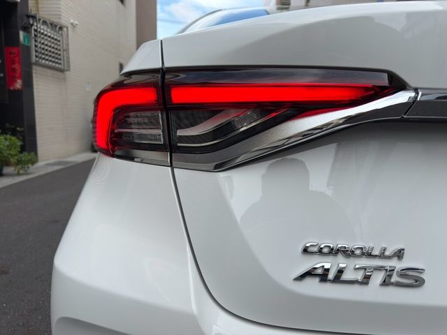 TOYOTA豐田 ALTIS  第6張相片