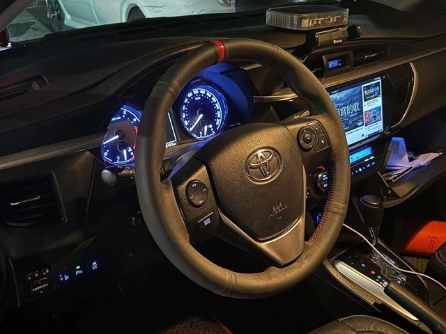 TOYOTA豐田 ALTIS  第2張相片