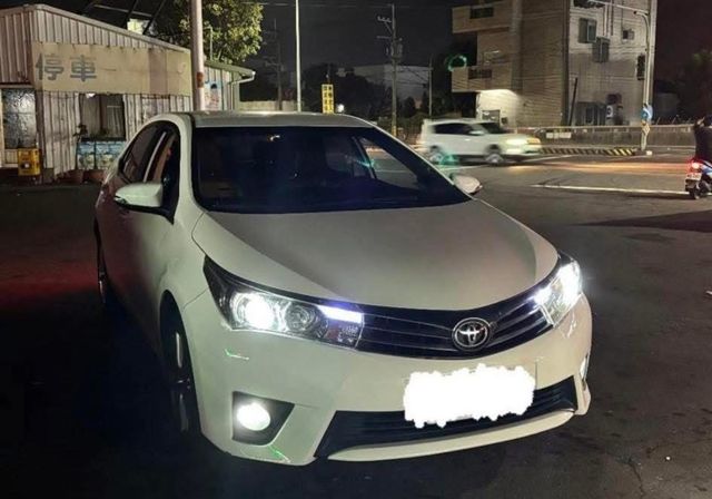 TOYOTA豐田 ALTIS  第4張相片