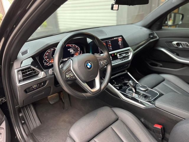 BMW寶馬 330I  第8張相片