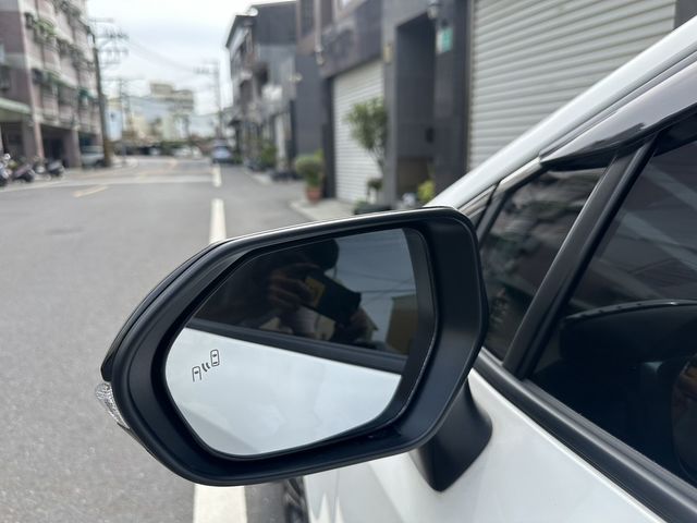 TOYOTA豐田 ALTIS  第7張相片