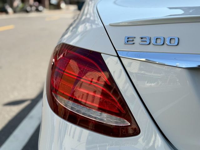 M-BENZ賓士 E300  第5張相片