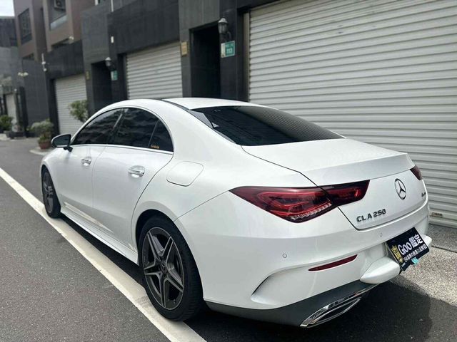 M-BENZ賓士 CLA250  第4張相片
