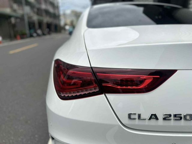 M-BENZ賓士 CLA250  第5張相片