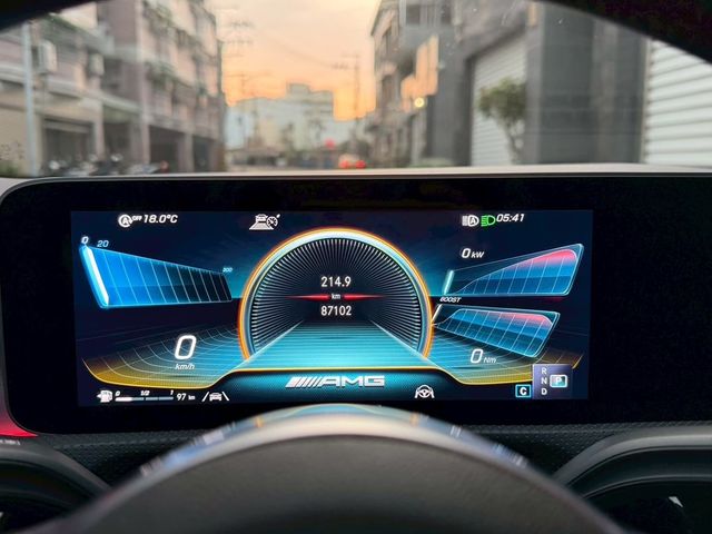 M-BENZ賓士 CLA45 S AMG SHOOTING BRAKE  第5張相片