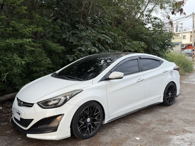 HYUNDAI現代 ELANTRA  第1張相片