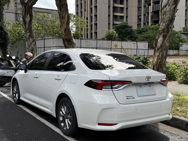 TOYOTA豐田 ALTIS  第2張相片
