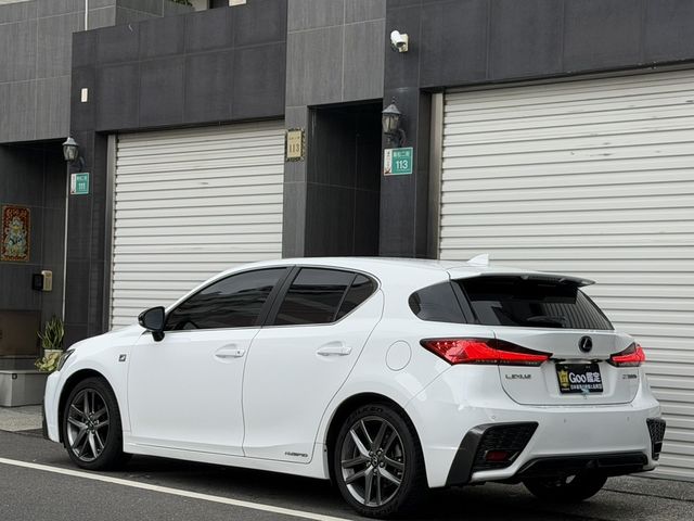 LEXUS凌志 CT200H  第2張相片