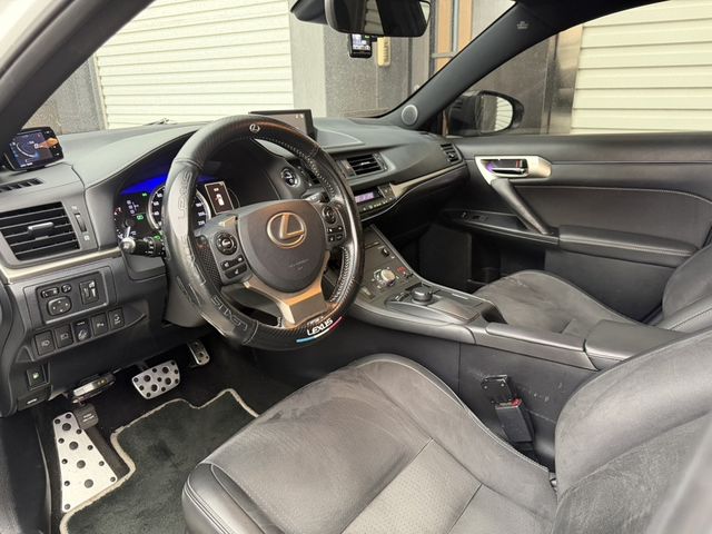LEXUS凌志 CT200H  第7張相片
