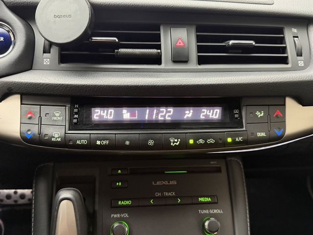 LEXUS凌志 CT200H  第10張相片