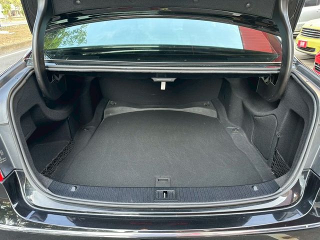 E-CLASS W212  第13張相片