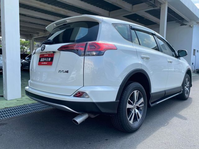 RAV4 2.0  第5張相片