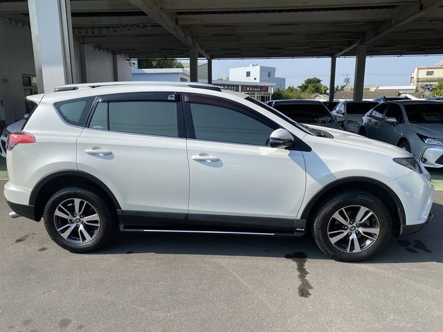 RAV4 2.0  第4張相片