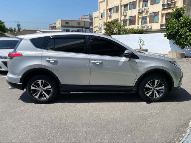 RAV4 2.0  第4張相片