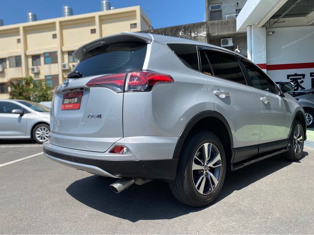 RAV4 2.0  第5張相片