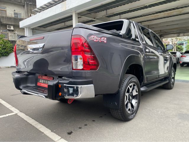 HILUX 2.8  第5張相片