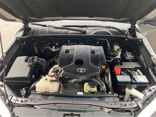 HILUX 2.8  第10張相片