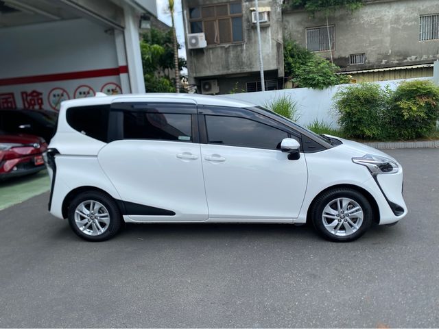 SIENTA 1.8  第4張相片