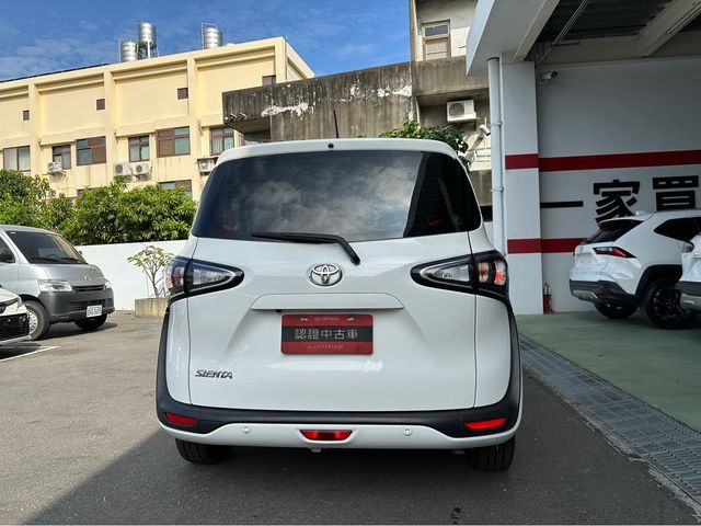 SIENTA 1.8  第6張相片