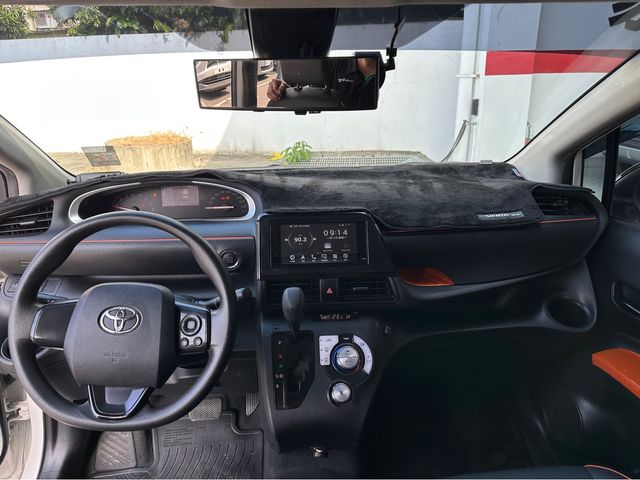 SIENTA 1.8  第8張相片