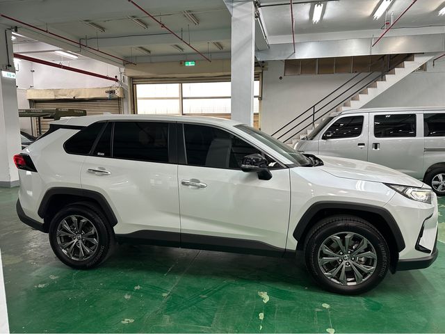 RAV4 2.0  第4張相片