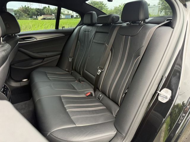 5 SERIES SEDAN G30  第5張相片