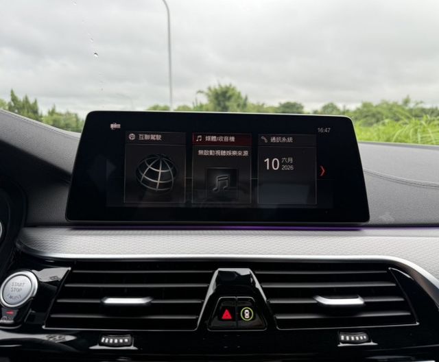 5 SERIES SEDAN G30  第10張相片