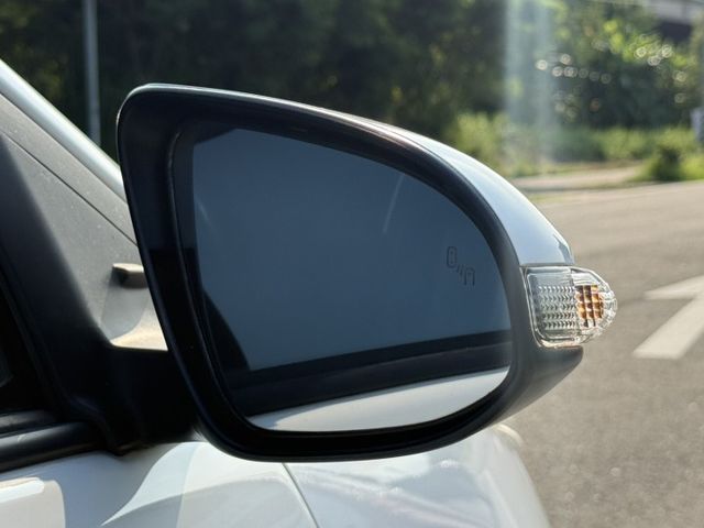 YARIS  第10張相片