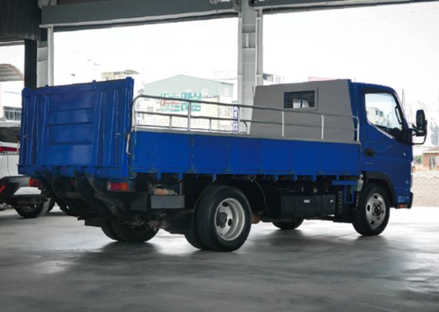 MITSUBISHI三菱 CANTER  第3張相片