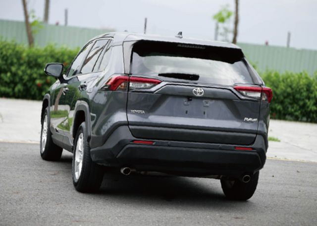 TOYOTA豐田 RAV4  第3張相片