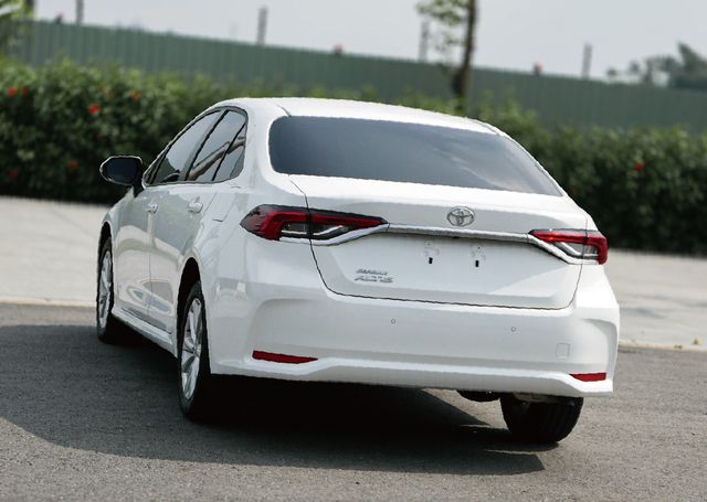 TOYOTA豐田 ALTIS  第3張相片