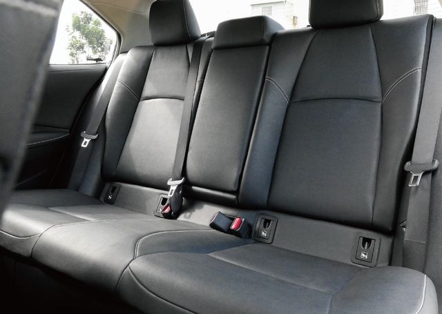 TOYOTA豐田 COROLLA ALTIS HYBRID  第7張相片