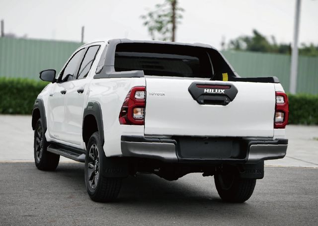 TOYOTA豐田 HILUX  第3張相片