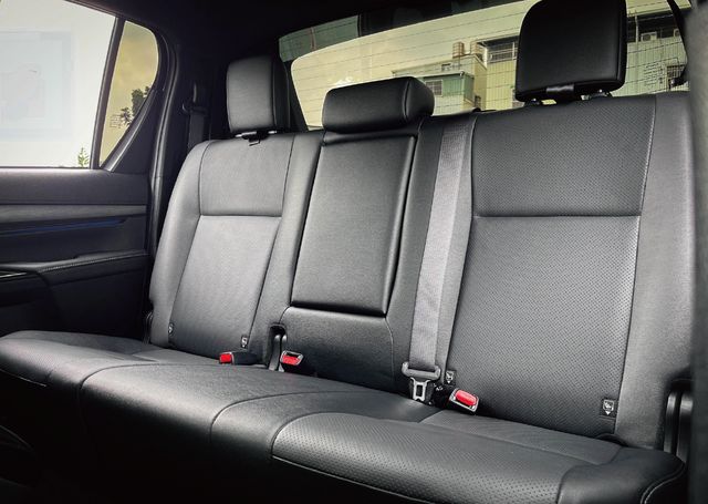 TOYOTA豐田 HILUX  第8張相片