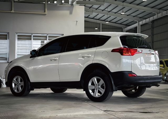 TOYOTA豐田 RAV4  第3張相片