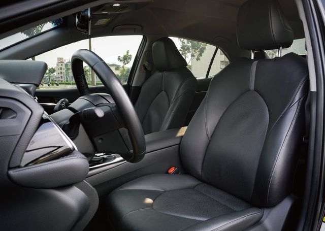 TOYOTA豐田 CAMRY  第7張相片