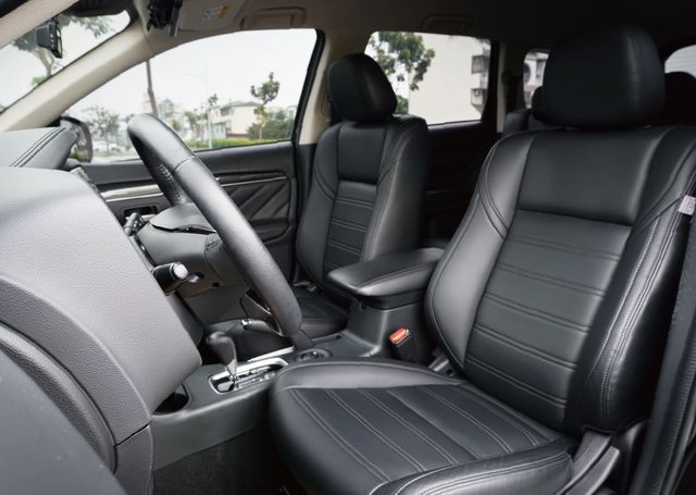 MITSUBISHI三菱 OUTLANDER  第13張相片