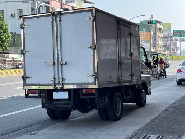MITSUBISHI三菱 CANTER  第5張相片