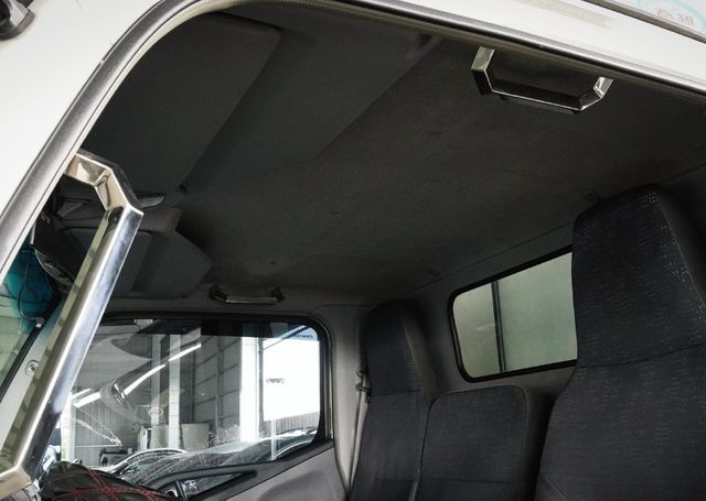 MITSUBISHI三菱 CANTER  第8張相片
