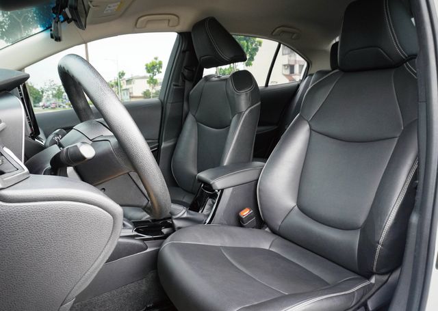 TOYOTA豐田 COROLLA ALTIS HYBRID  第7張相片
