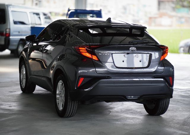 TOYOTA豐田 C-HR  第3張相片